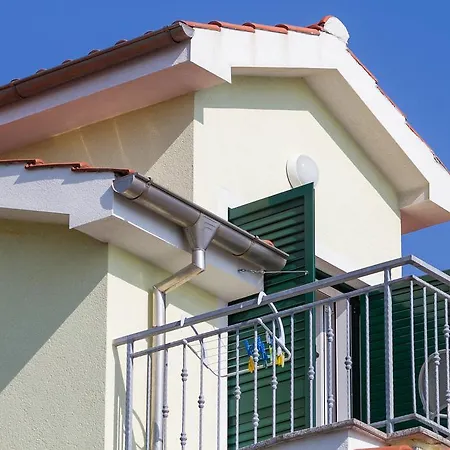 Vukelic Apartment