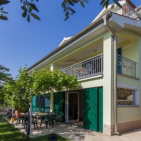 Apartment Vukelic Klenovica