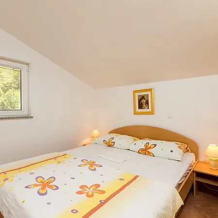Vukelic Apartment Klenovica