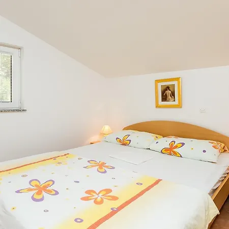 Vukelic Apartment