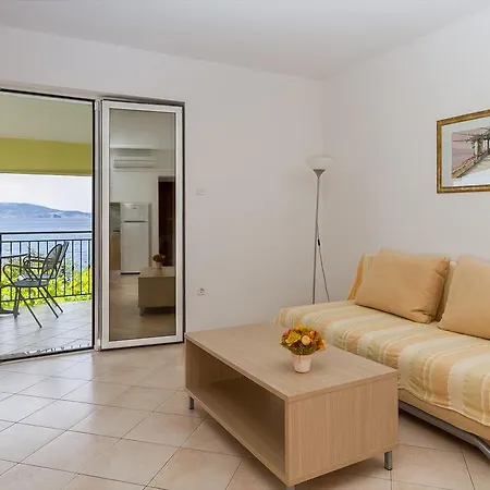 Vukelic Apartment