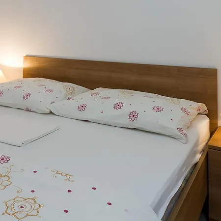 Apartment Vukelic Klenovica