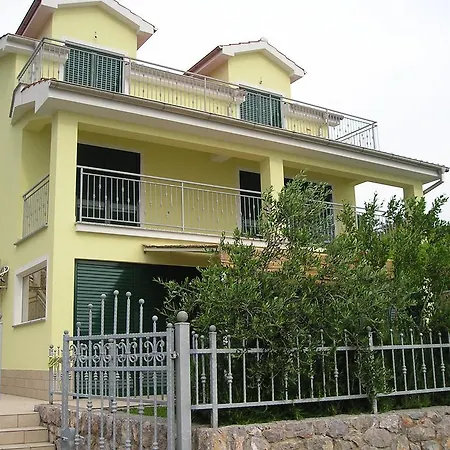 Vukelic Apartment Klenovica